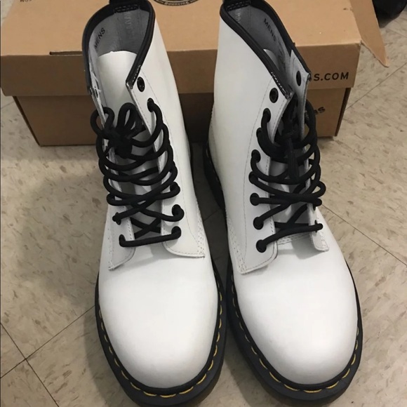 dr martens white smooth 1460